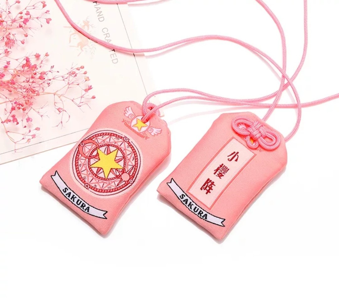 Imagen de omamori sakura, amuleto japonés