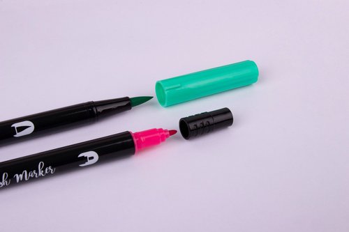 Imagen de rotuladores de doble punta, fina y pincel, en colores pastel