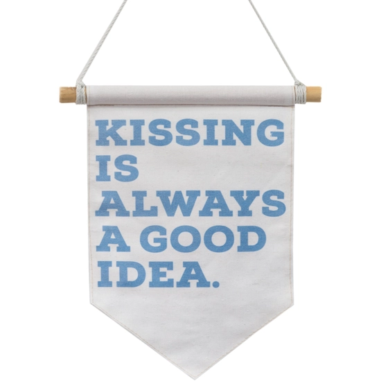 Imagen de banderola kissing is always a good idea