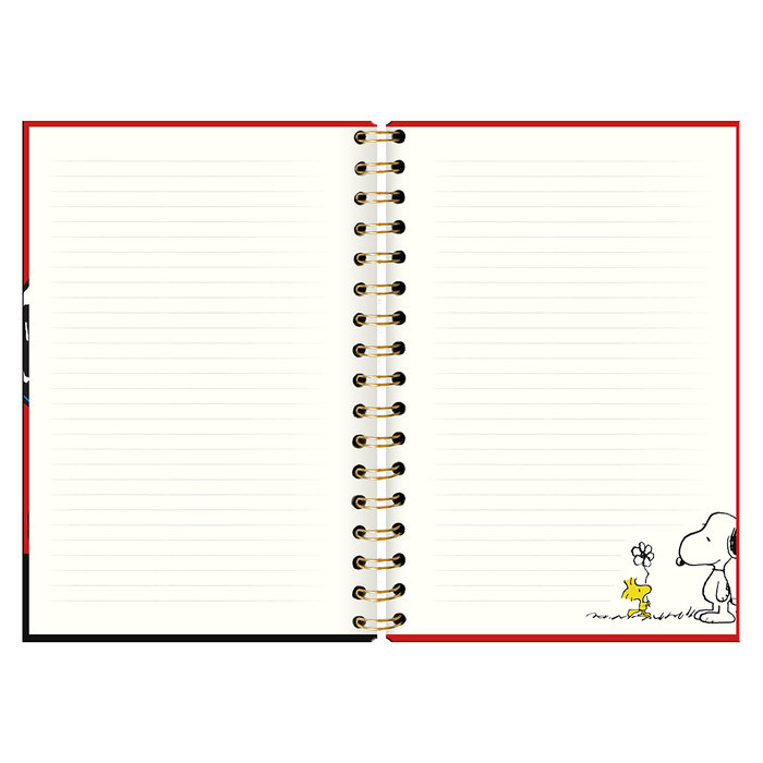 Imagen de cuaderno mediano de snoopy amarillo, interior a rayas