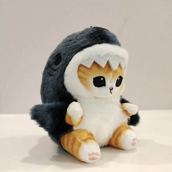 Imagen de peluche llavero gatito vestido de tiburón