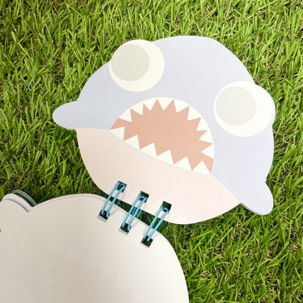Imagen de libreta pango con forma de cabeza de tiburón A6, interior impreso