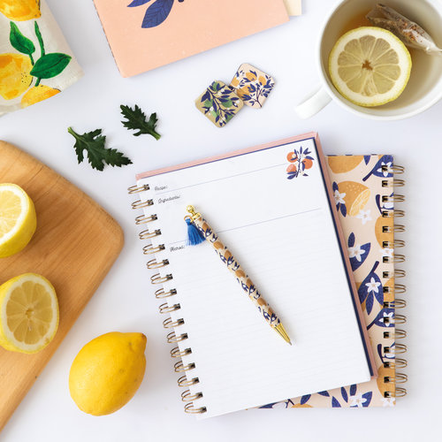 imagen de cuaderno con ilustracion de limones