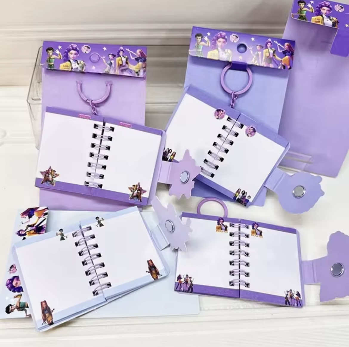 Mini Libreta Llavero Las guerreras Kpop - Imagen 2