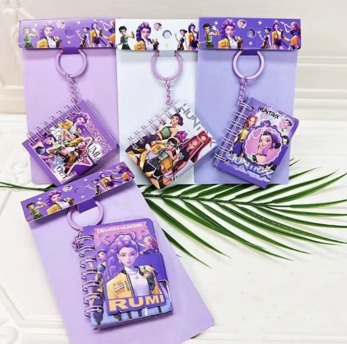 Mini Libreta Llavero Las guerreras Kpop - Imagen 4