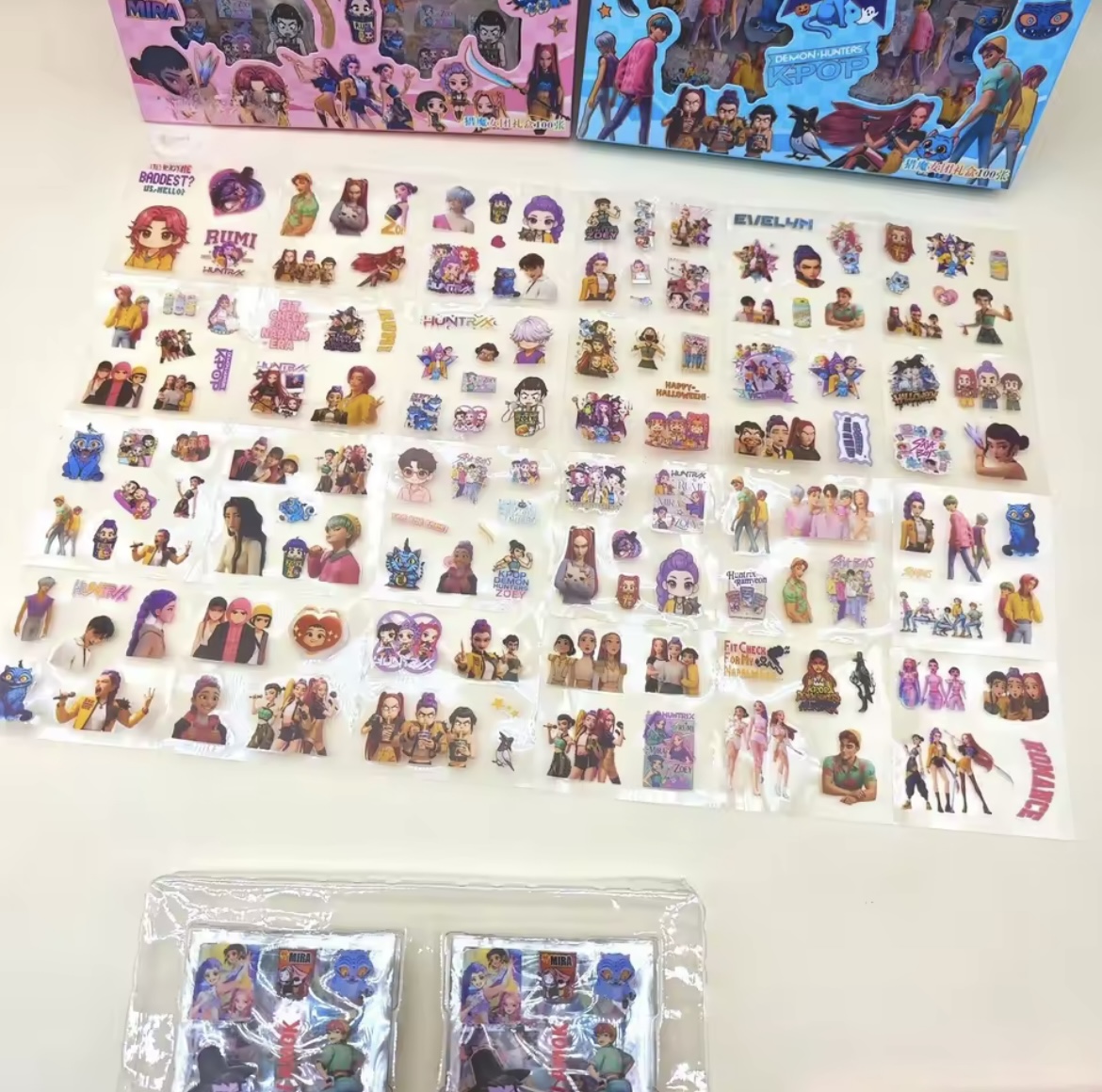 Caja de 100 Pegatinas Las guerreras Kpop - Imagen 3